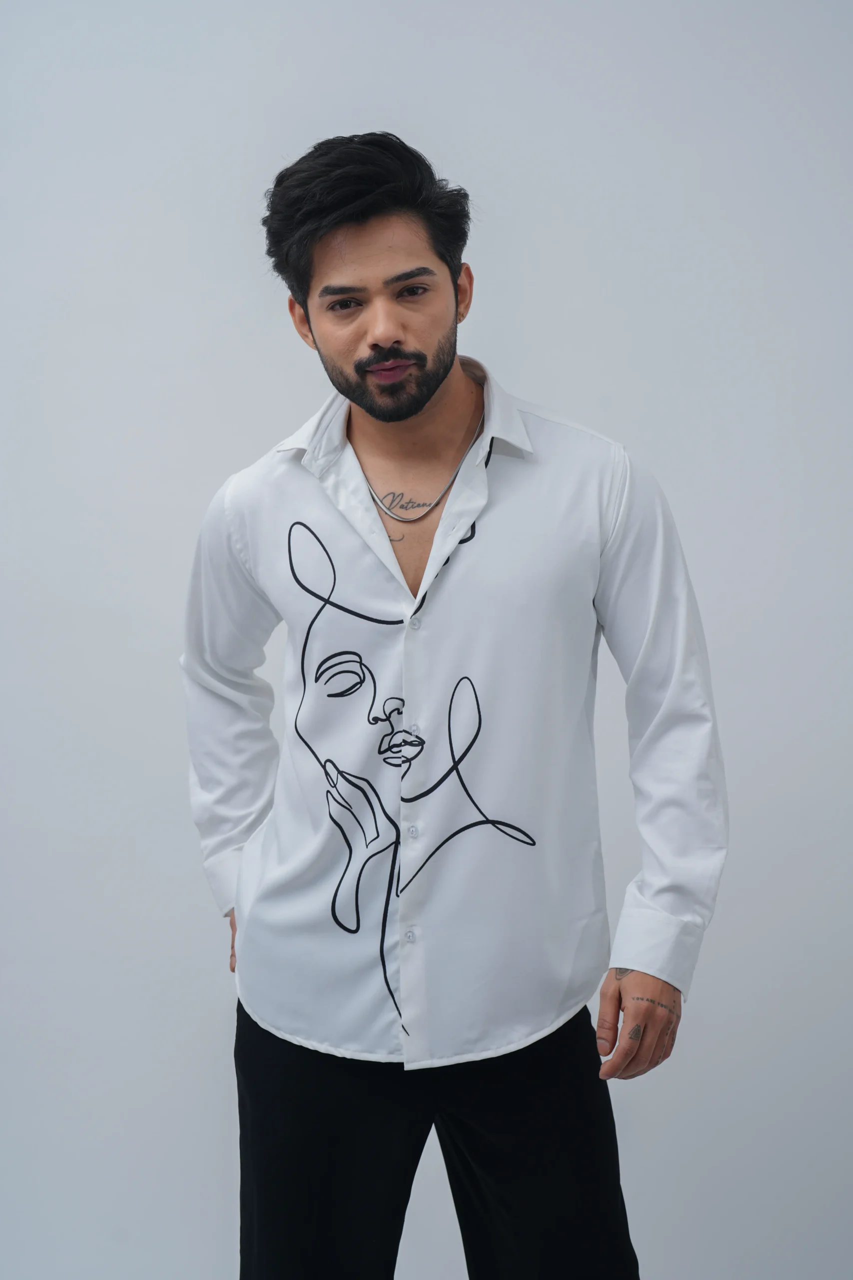 Minimal Face Line Graphic Shirt